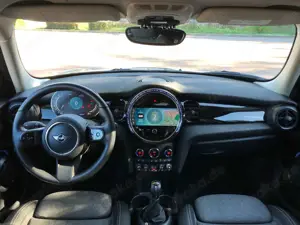 MINI Cooper MINI 5-TÜRER Classic Trim Bild 4