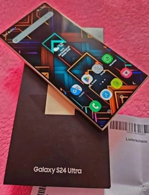 Samsung Galaxy S24 ultra gold