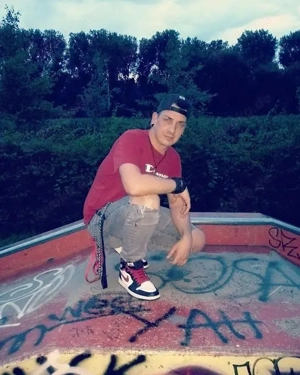 Suche eine Sie für ein Sexdate in Jülich, biete 100 EUR!!