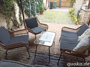 Sitzgruppe in Rattan -Optik