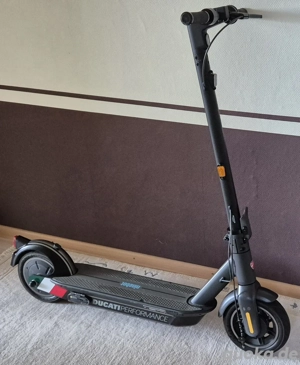 Segway Ninebot Max G30D II Straßenzulassung Elektro Scooter   hohe Reichweite Bild 5 Segway Ninebot Max G30D II Straßenzulassung Elektro Scooter   hohe Reichweite Bild 5