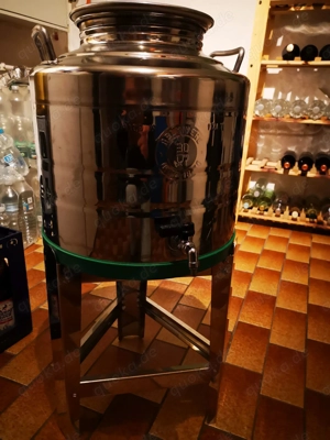 Edelstahltanks von Belvivere und Sansone