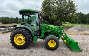 John Deere  4052R