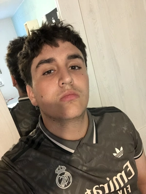 Teen 18+ sucht Tg für BJ Sex