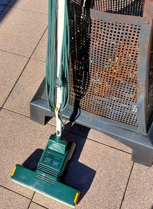 Hoz Hochstuhl für Kinder + Teppich Reiniger Bild 3 Hoz Hochstuhl für Kinder + Teppich Reiniger Bild 3