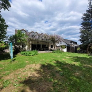 2-Fam.-Haus mit schönem Garten direkt am Waldrand