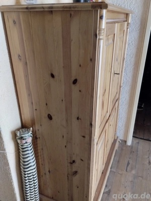 Toller Vollholz Schrank zu Abgabe 