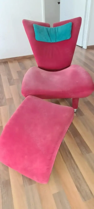 Designer-Sessel mit Hocker   auffälliges Rot, bequem & gepflegt