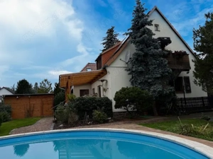 Ihr Traumhaus mit Pool und Sauna in Leipzig   Ein Rückzugsort für die ganze Familie Bild 2