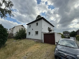 Traum von neuem Wohnen: Sanierung oder Neubau auf großem Grundstück