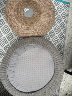 2 Sitzkissen unterschiedliche Grösse