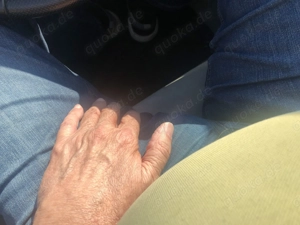 Zugewandte Dominanz NICHT körperlicher Art gegenüber reifem Ehepaar durch Akademiker   Unternehmer  Bild 4