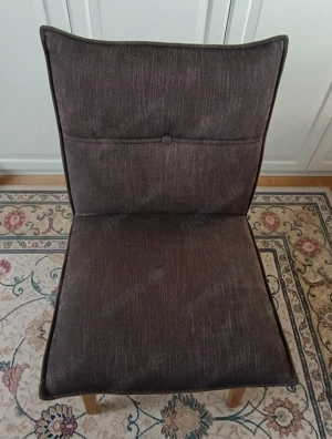 Sessel mit braunem Webstoff, strapazierfähig