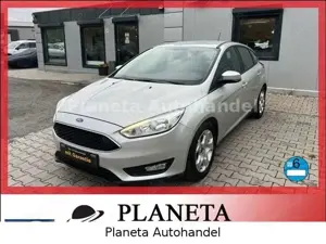 Ford Focus Lim. Trend*NAVI*KLIMA*PDC*HU/AU NEU*