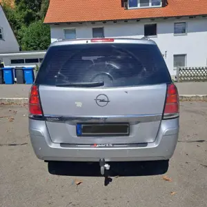 Opel Zafira 2.2 Bild 5
