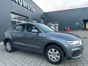 Audi Q3 AHK Xenon Bild 3