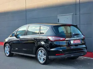 Ford S-Max S-MAX Titanium*Navi*PDC*1.Hand Bild 3