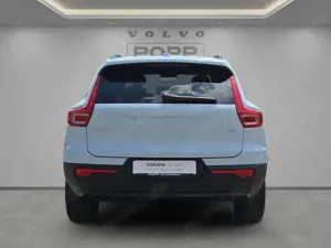 Volvo XC40 B3 FWD Plus Dark 19" ACC FSH HK LED SHZ Bild 4