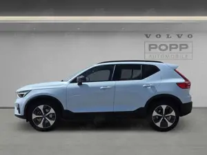 Volvo XC40 B3 FWD Plus Dark 19" ACC FSH HK LED SHZ Bild 2