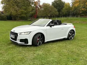 Audi TT Audi TT quattro Cabrio Roadster 45 TFSI S line