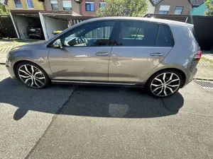 Volkswagen Golf GTI Performance BlueMotion Technology DSG Bild 4