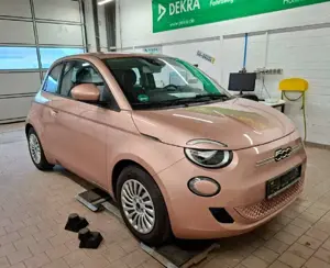 Fiat 500e 3+1 42 kWh 320 Km Reichweite  Navi - Klima