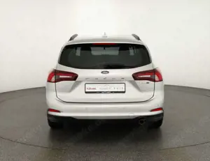 Ford Focus Turnier 1.0 EcoBoost Aut. LED Navi AHK DAB Bild 4