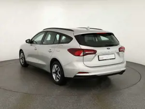 Ford Focus Turnier 1.0 EcoBoost Aut. LED Navi AHK DAB Bild 3