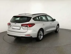 Ford Focus Turnier 1.0 EcoBoost Aut. LED Navi AHK DAB Bild 5