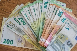 Geldsklave sklavin gesucht 