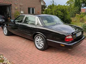 Jaguar XJ8 3.2 Executive aus privater Sammlung fast wie neu
