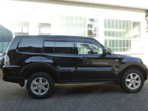 Mitsubishi Pajero Pajero Diesel  5-Türer 3.2 DI-D Automatik Bild 3