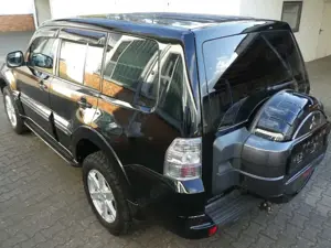 Mitsubishi Pajero Pajero Diesel  5-Türer 3.2 DI-D Automatik Bild 4