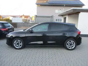 Ford Focus 1,5 EcoBlue NAVI SPURH TEMPO SITZH LED PDC