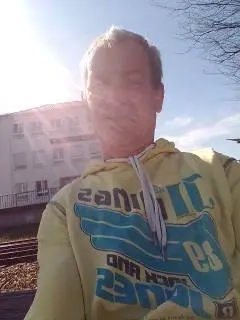 Ja ein nettes hallo mal an dich wenn du eine Ehrliche und Liebe Frau bis.  