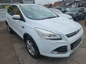 Ford Kuga Titanium Sitzheizung Xenon Pdc
