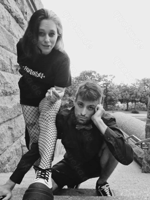 Authentisches junges Paar   exklusive Foto- & Videoeinblicke