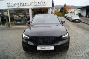 Volvo XC40 B3 Benzin 2WD Plus Black Edit. DKG/Panorama
