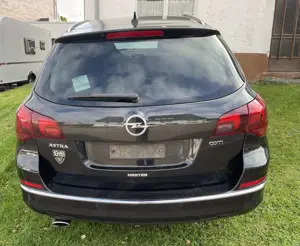 Opel Astra 2.0 CDTI DPF SportsTourer ENERGY Bild 3
