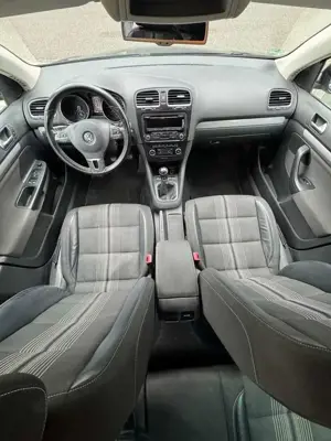 Volkswagen Golf Variant 1.6 TDI DPF MATCH Bild 4