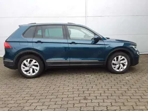 Volkswagen Tiguan 1.5 Active LED/Navi/SHZ/Kamera/Allwetter Bild 3