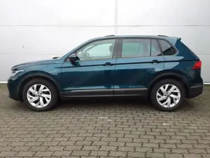 Volkswagen Tiguan 1.5 Active LED/Navi/SHZ/Kamera/Allwetter Bild 5