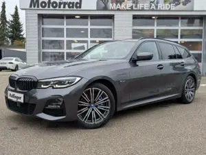 BMW 330 e T.M Sport ACC Kamera HiFi LiveProf Lenkradh Bild 2