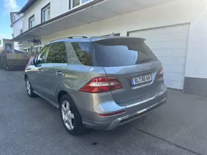 Mercedes-Benz ML 350 ML 350 BlueTEC 4MATIC 7G-TRONIC Bild 5