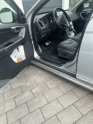 Volvo XC60 Summum 2WD Bild 3