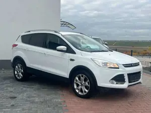 Ford Kuga Titanium|PANO|AUTOMATIK|NAVI|KEYLESS