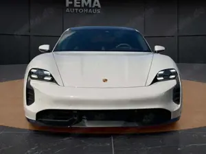 Porsche Taycan Turbo SportDesign Package Bild 2