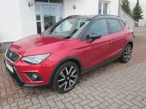 SEAT Arona FR "Black Edition"+AHK+18"+KAMERA+SHZ+NAVI