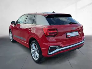 Audi Q2 35 TFSI S-Line PDC LED Navi DAB Bild 3