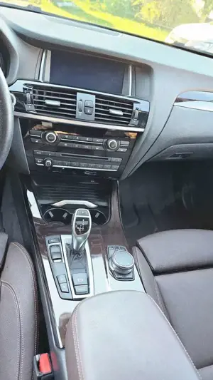 BMW X4 Diesel xDrive30d Aut. xLine m. AHK/SD/CAM/LEDER Bild 3